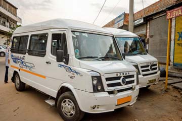 17 Seater Tempo Traveller